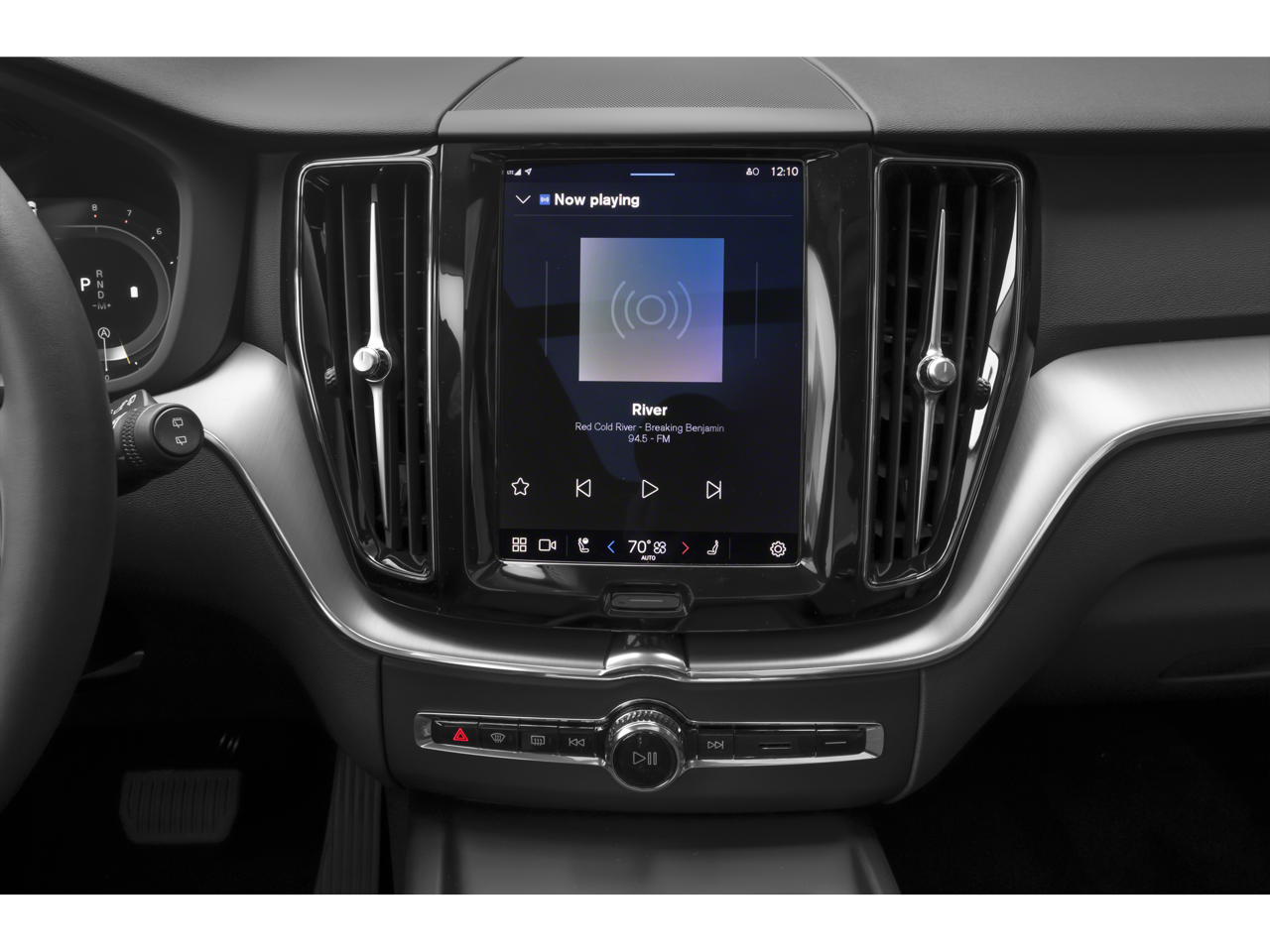 2023 Volvo XC60 B6 Ultimate Dark Theme