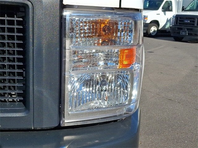 2024 Ford E-450SD 14' BOX TRUCK DRW