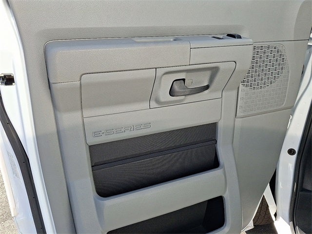 2024 Ford E-450SD 14' BOX TRUCK DRW