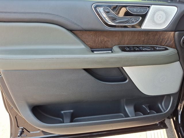 2022 Lincoln Navigator L Black Label
