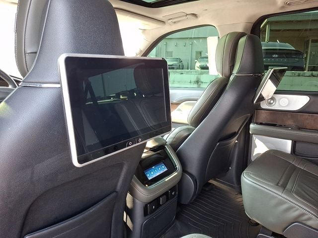 2022 Lincoln Navigator L Black Label