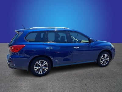 2017 Nissan Pathfinder SL