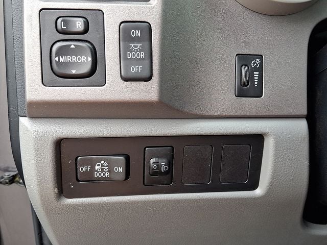 2012 Toyota Tundra Grade CrewMax