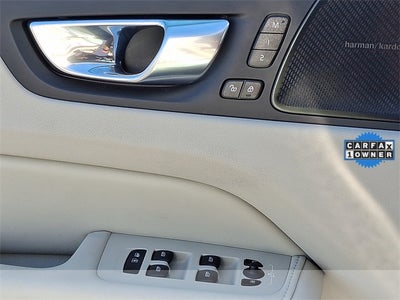 2023 Volvo XC60 B6 Ultimate Bright Theme