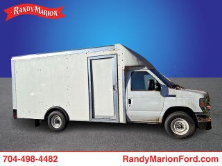 2022 Ford E-350SD Base Cutaway