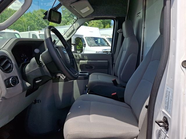 2022 Ford E-350SD Base Cutaway