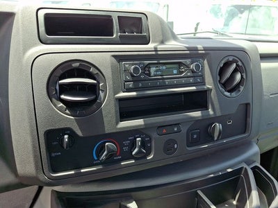 2022 Ford E-350SD Base Cutaway