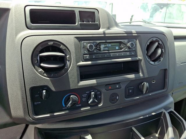 2022 Ford E-350SD Base Cutaway