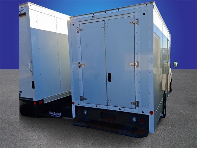 2022 Ford E-350SD Base Cutaway