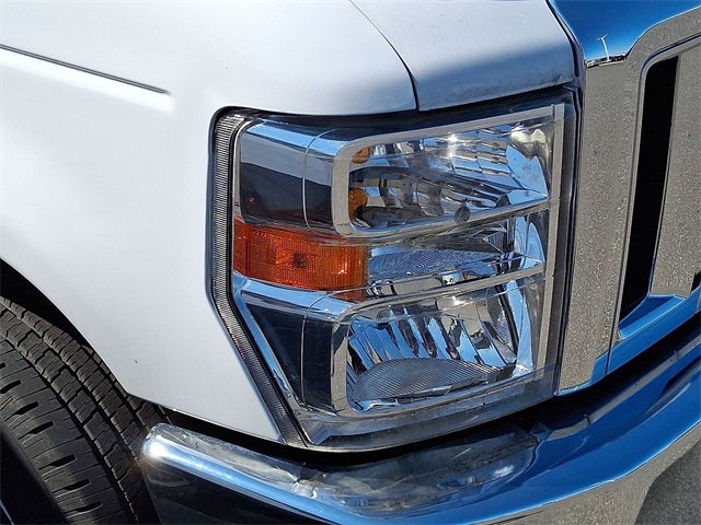 2021 Ford E-350SD Base Cutaway