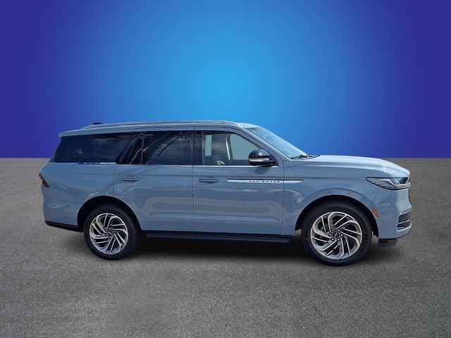 2027 Lincoln Navigator Premiere