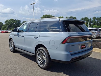 2027 Lincoln Navigator Premiere