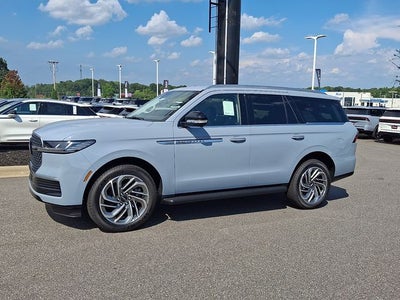 2027 Lincoln Navigator Premiere