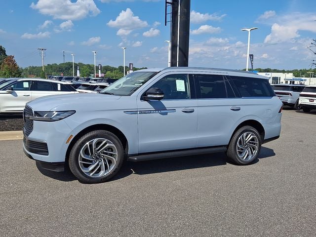 2027 Lincoln Navigator Premiere
