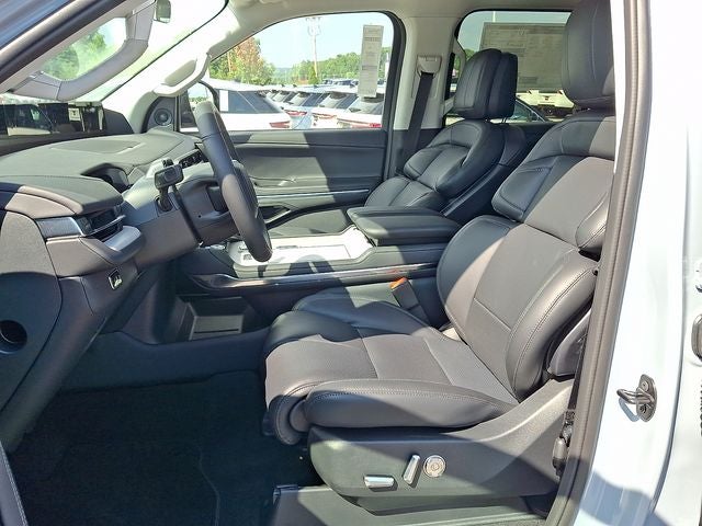 2027 Lincoln Navigator Premiere
