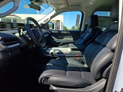 2027 Lincoln Navigator Premiere