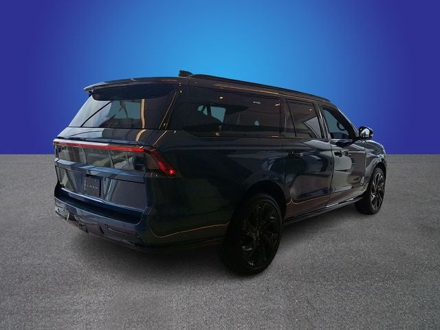 2027 Lincoln Navigator L Reserve