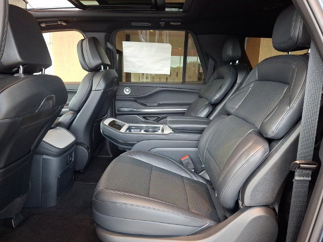2027 Lincoln Navigator L Reserve