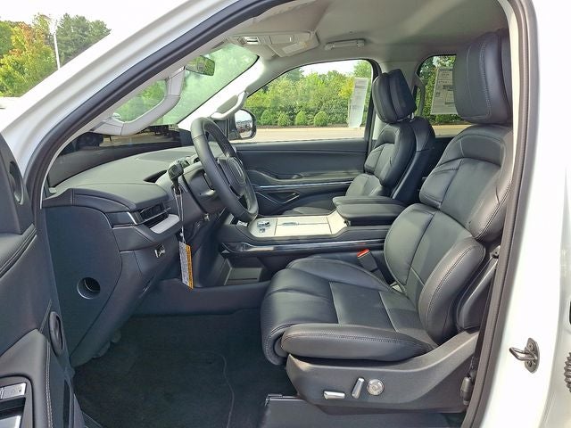 2027 Lincoln Navigator L Premiere
