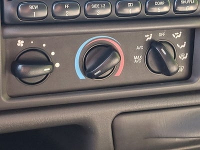 2002 Ford F-350SD 162 WB