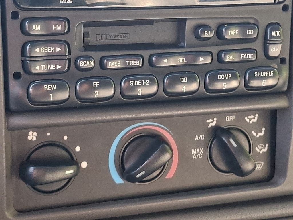 2002 Ford F-350SD 162 WB