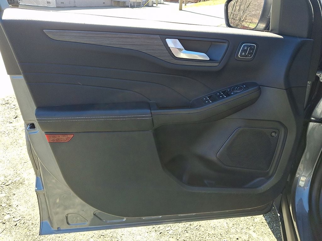 2025 Ford Escape Hybrid Platinum