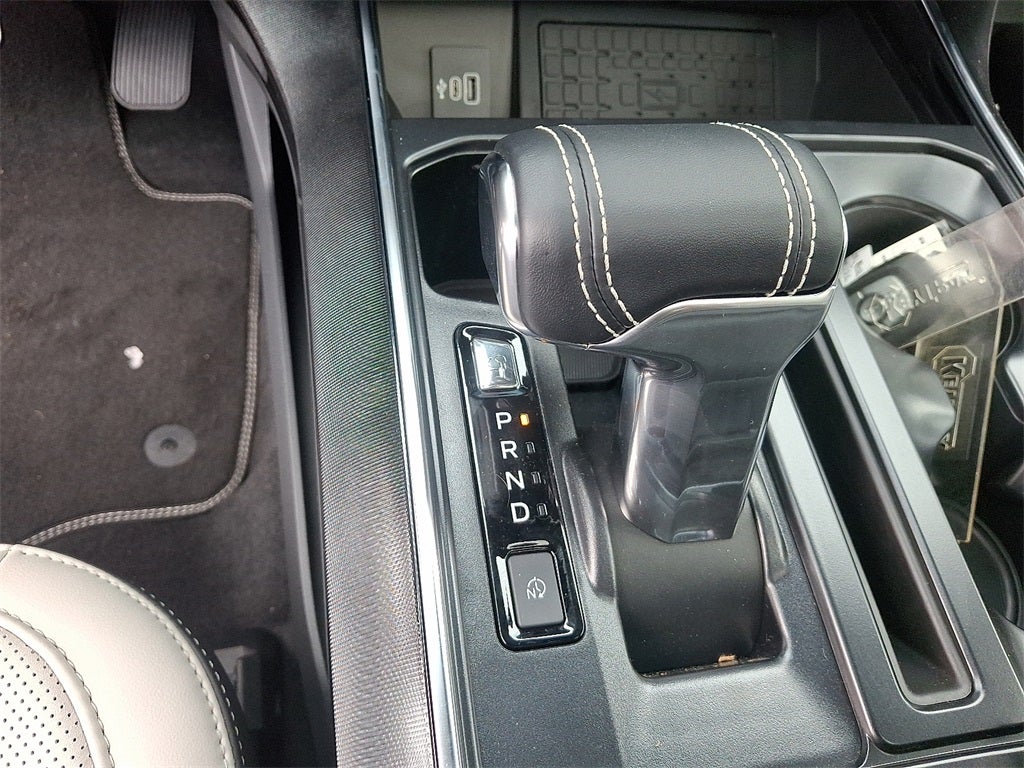 2025 Ford F-150 Lightning Platinum