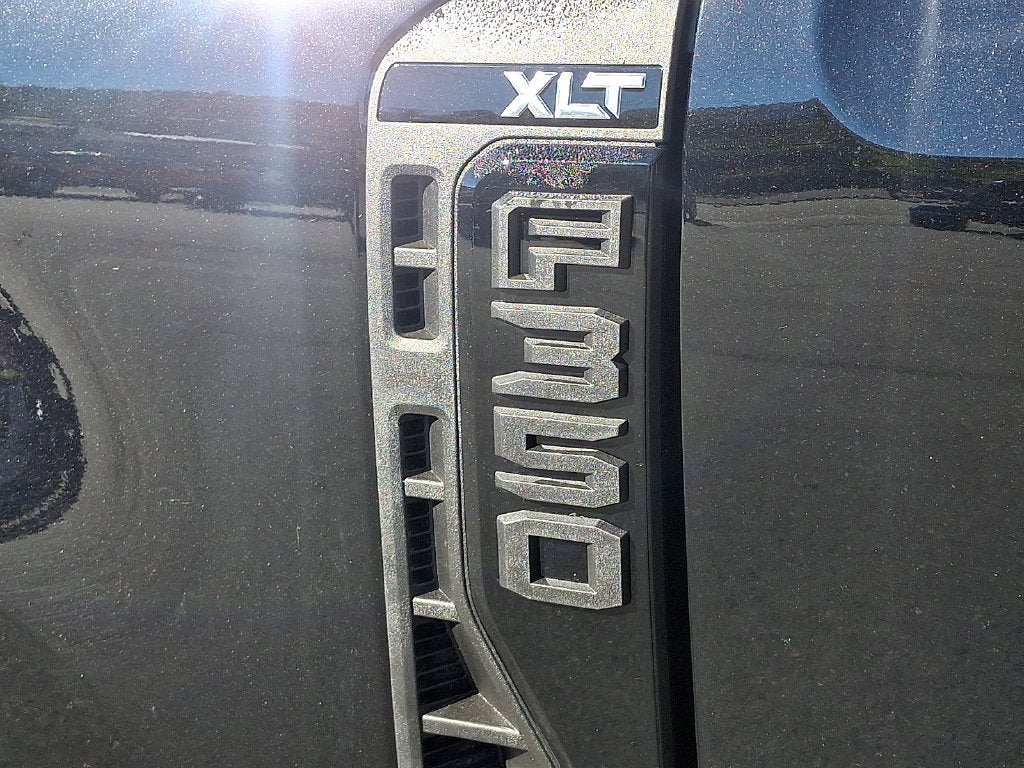 2027 Ford F-350SD XLT DRW