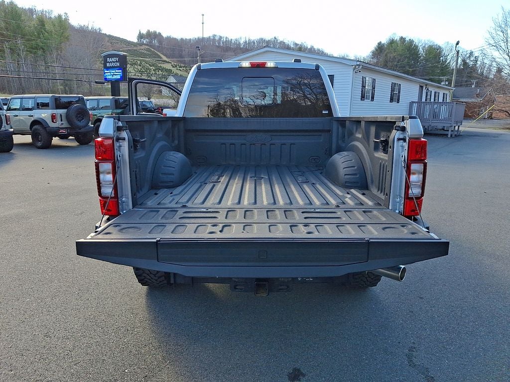 2022 Ford F-350SD Lariat