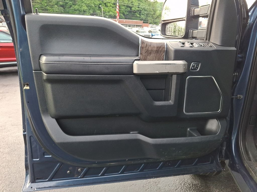 2017 Ford F-350SD Lariat