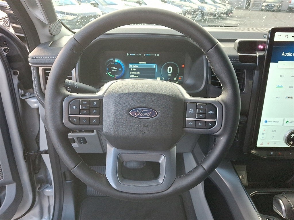2025 Ford F-150 Lightning Flash