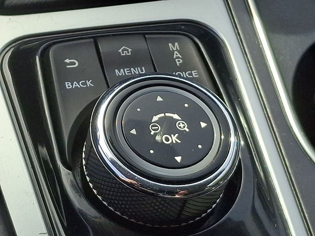 2017 Nissan Maxima SR