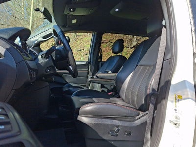 2011 Dodge Grand Caravan R/T