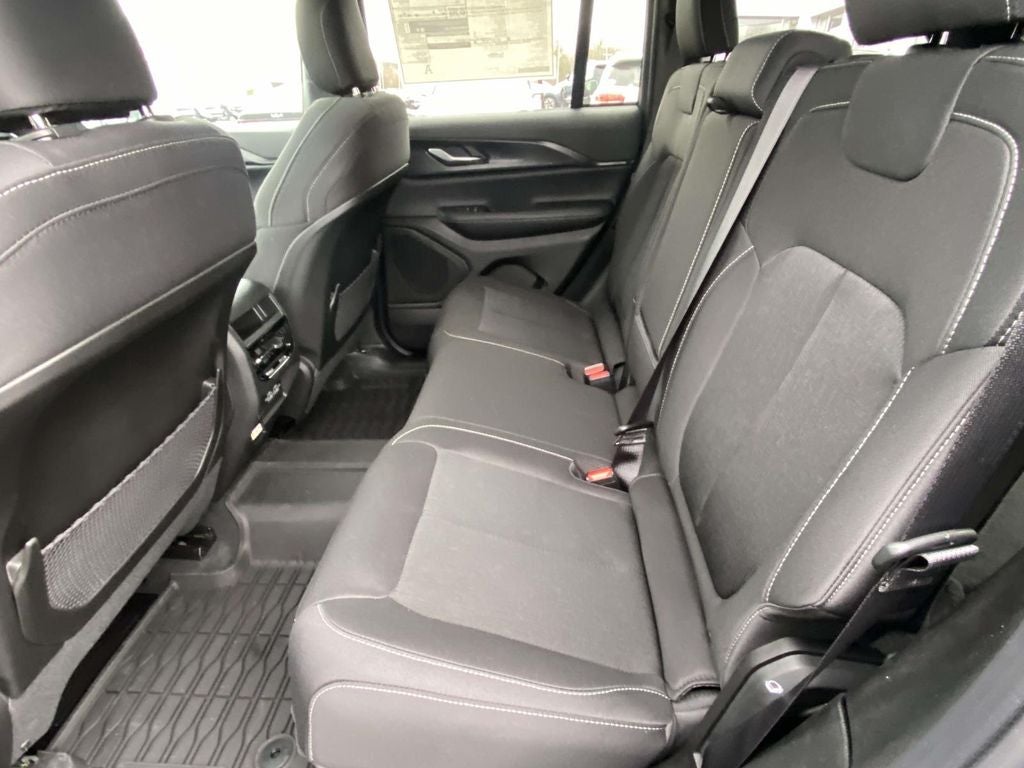 2026 Jeep Grand Cherokee GRAND CHEROKEE LAREDO X 4X2