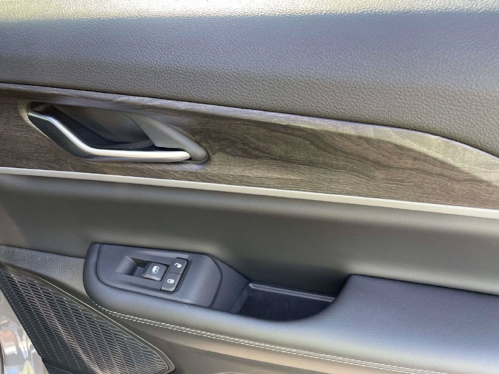 2027 Jeep Grand Cherokee Laredo Altitude