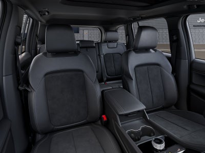 2027 Jeep Grand Cherokee GRAND CHEROKEE LAREDO ALTITUDE 4X2