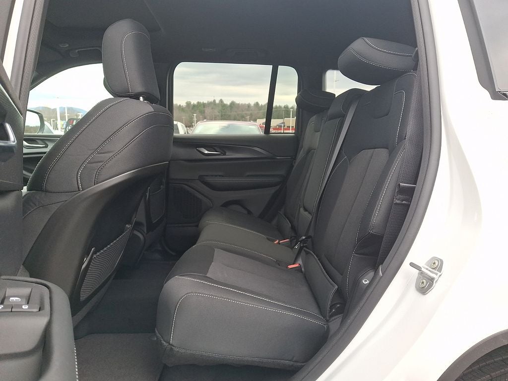 2026 Jeep Grand Cherokee GRAND CHEROKEE LAREDO X 4X4