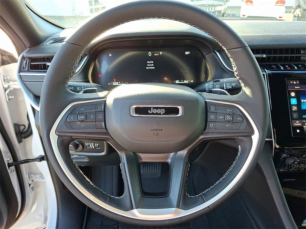 2025 Jeep Grand Cherokee GRAND CHEROKEE LAREDO X 4X4