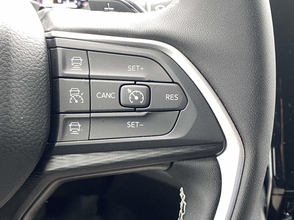 2025 Jeep Grand Cherokee GRAND CHEROKEE LAREDO X 4X4