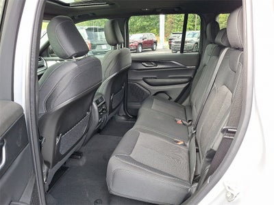 2025 Jeep Grand Cherokee GRAND CHEROKEE LAREDO X 4X4