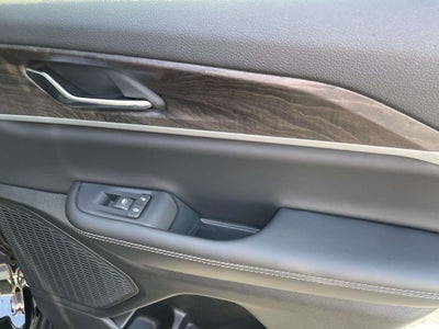 2027 Jeep Grand Cherokee Laredo Altitude