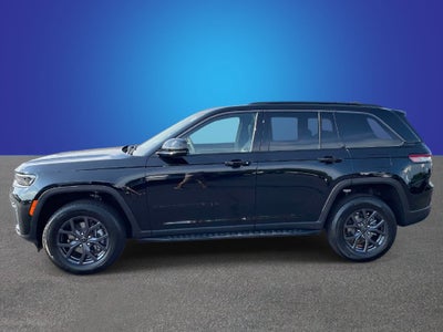 2027 Jeep Grand Cherokee Laredo Altitude