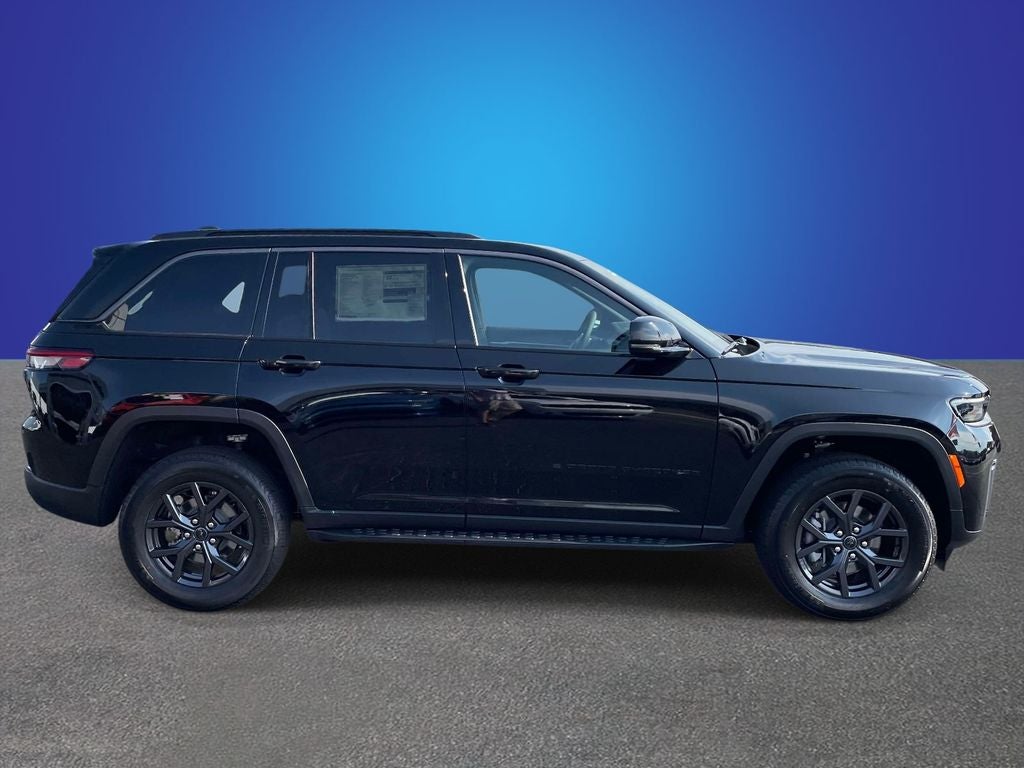 2027 Jeep Grand Cherokee Laredo Altitude