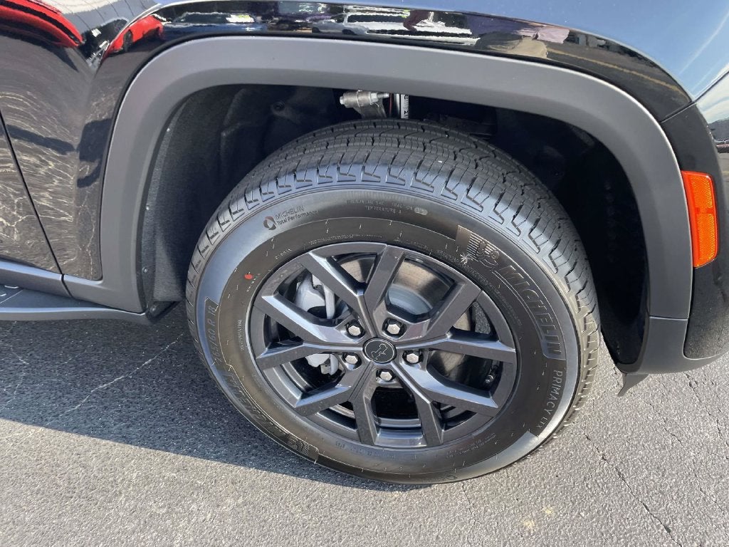 2027 Jeep Grand Cherokee Laredo Altitude