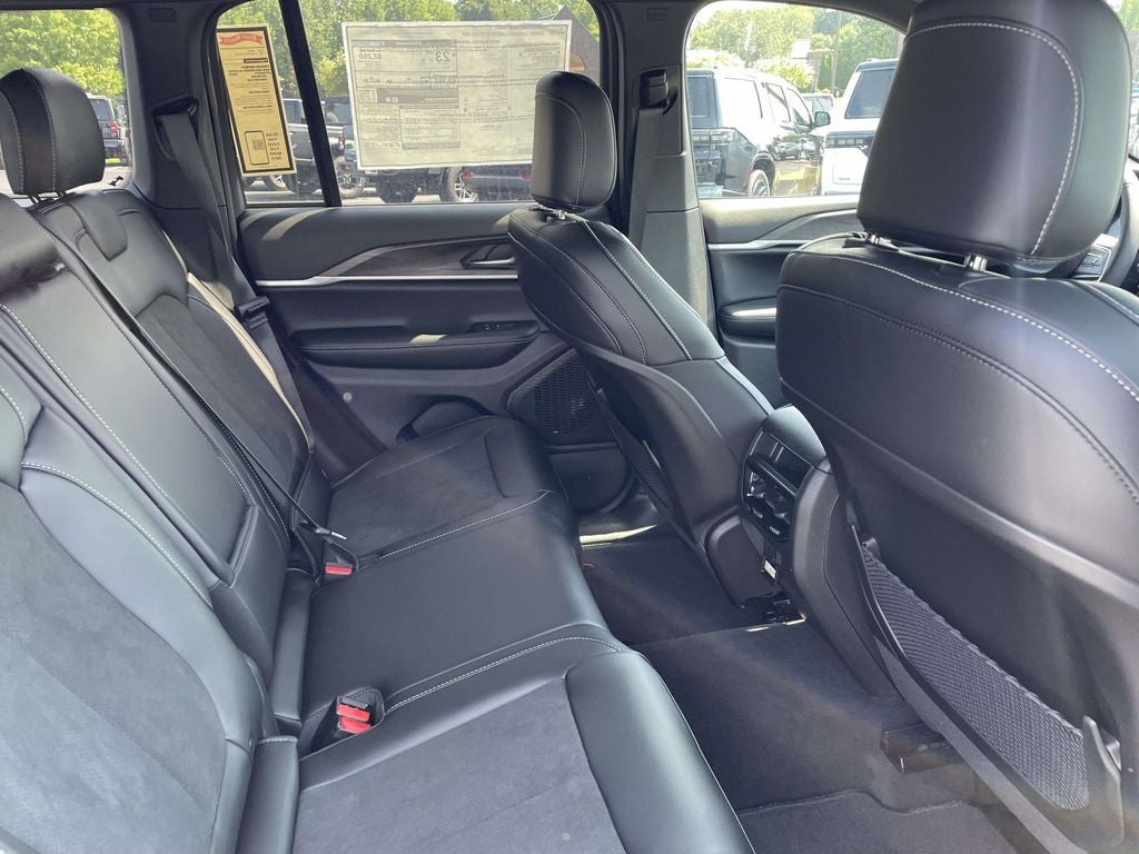 2026 Jeep Grand Cherokee GRAND CHEROKEE LAREDO ALTITUDE 4X4