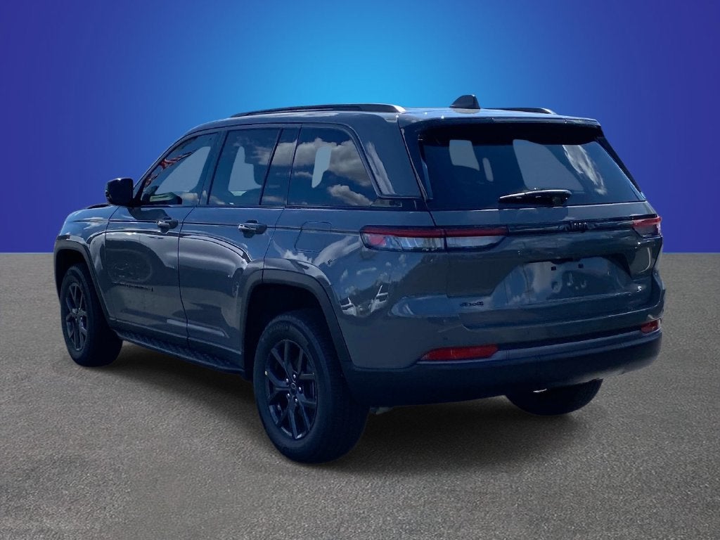 2027 Jeep Grand Cherokee Laredo Altitude