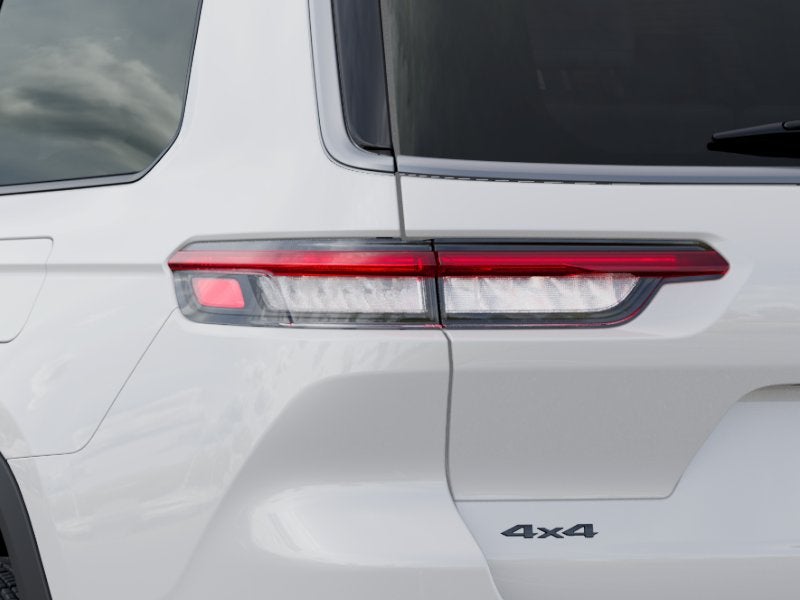 2027 Jeep Grand Cherokee L GRAND CHEROKEE L LAREDO ALTITUDE 4X4