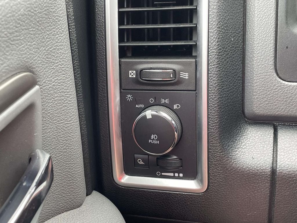 2018 RAM 1500 Big Horn Quad Cab 4x2 6'4' Box