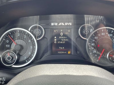 2022 RAM 1500 Big Horn Quad Cab 4x4 6'4' Box