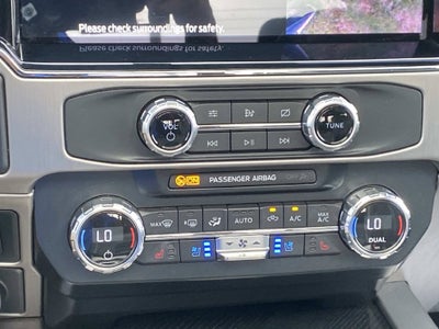 2022 Ford F-450SD Platinum